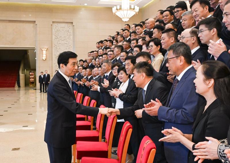 全国非公有制经济人士优秀中国特色社会主义事业建设者表彰大会在京召开